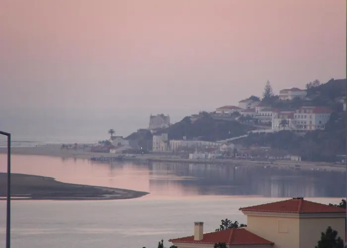 Foz Surfcamp Pensión 3*